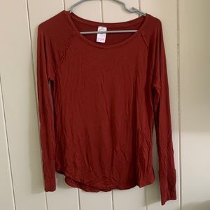 NOBO: Long sleeved scoop neck top